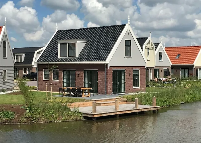 Luxurious Water Vakantiehuis