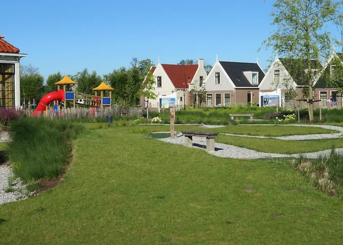 Luxurious Water Uitdam