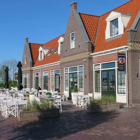 בית נופש Luxurious Water *