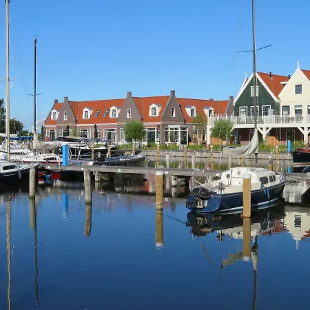 בית נופש Luxurious Water *